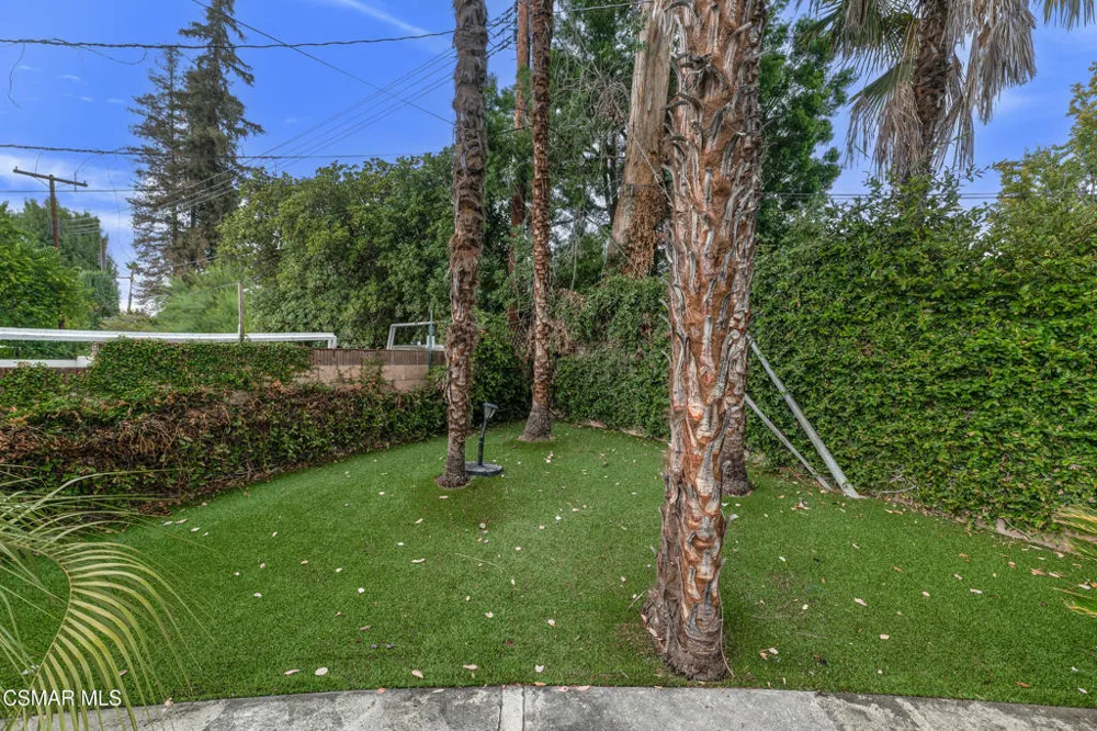 6108 Kentland Avenue Woodland Hills, CA 91367