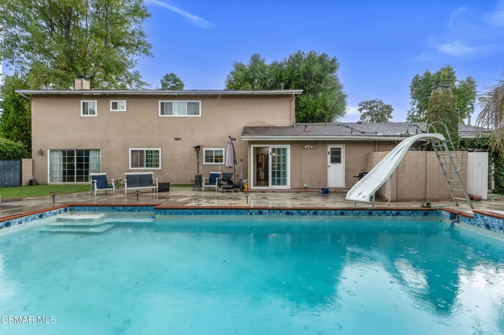 6108 Kentland Avenue Woodland Hills, CA 91367