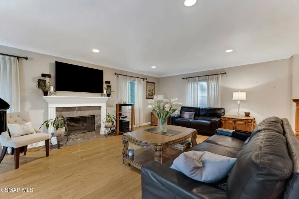 6108 Kentland Avenue Woodland Hills, CA 91367