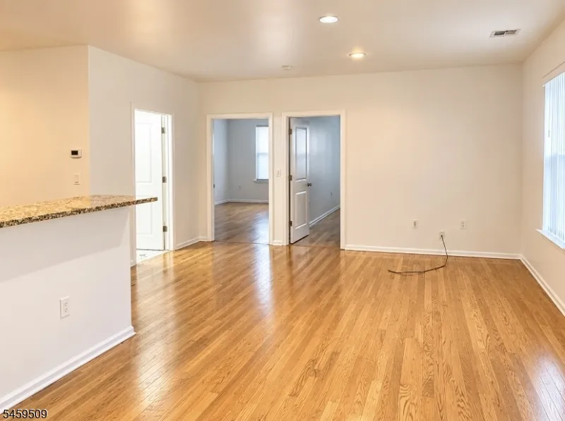92 Willow St #3 Unit 3 Bloomfield, NJ 07003