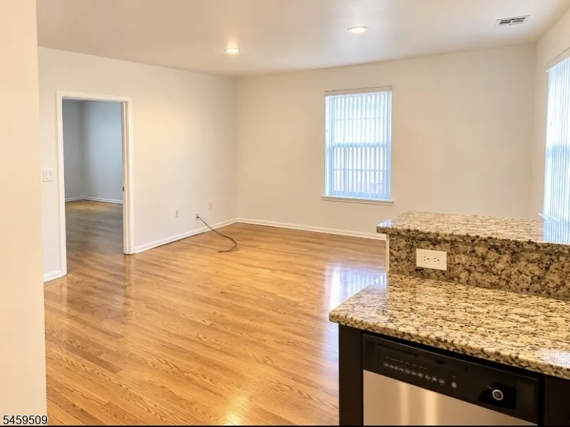 92 Willow St #3 Unit 3 Bloomfield, NJ 07003