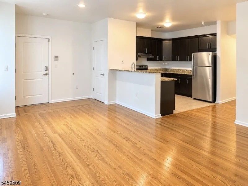 92 Willow St #3 Unit 3 Bloomfield, NJ 07003