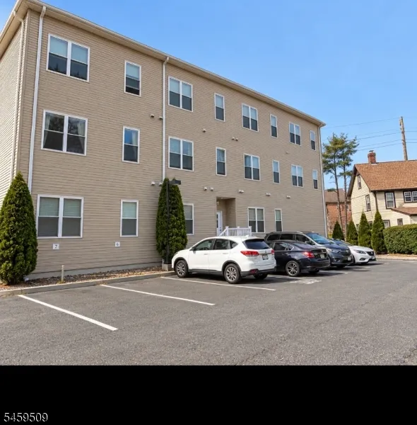 92 Willow St #3 Unit 3 Bloomfield, NJ 07003