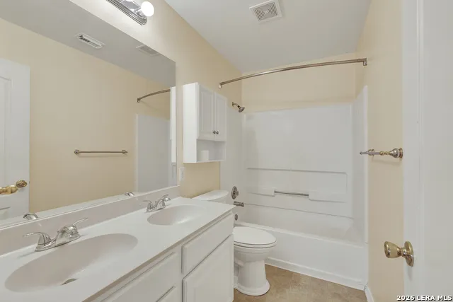 204 FALCON RIDGE DR New Braunfels, TX 78130