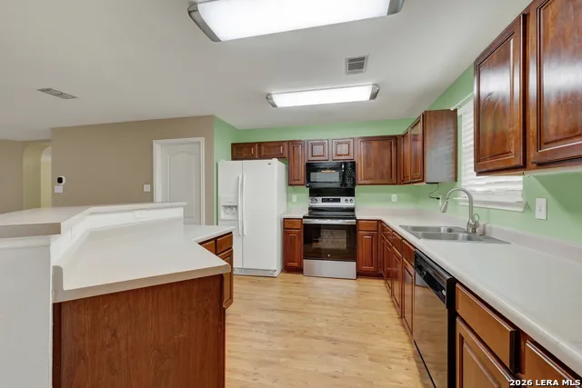 204 FALCON RIDGE DR New Braunfels, TX 78130