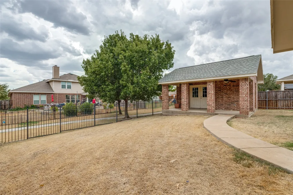 1233 Miller Lane Celina, TX 75009