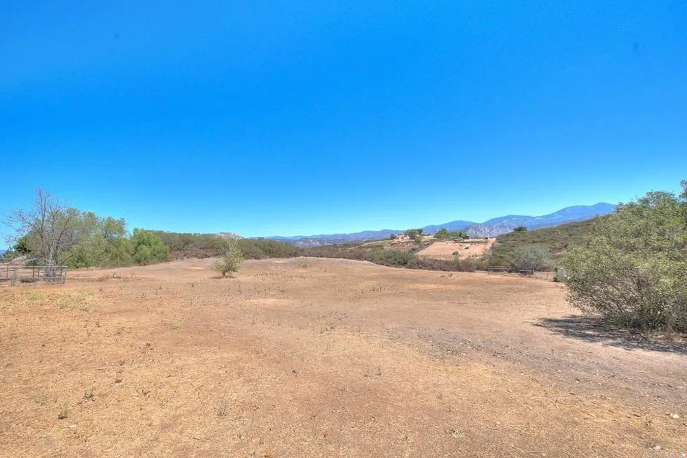 14937 Chemise Creek Road Ramona, CA 92065