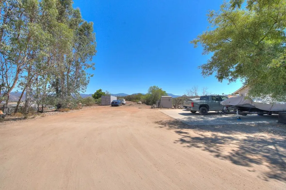 14937 Chemise Creek Road Ramona, CA 92065