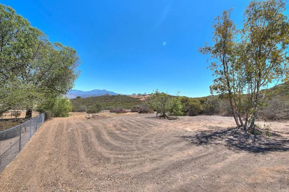14937 Chemise Creek Road Ramona, CA 92065