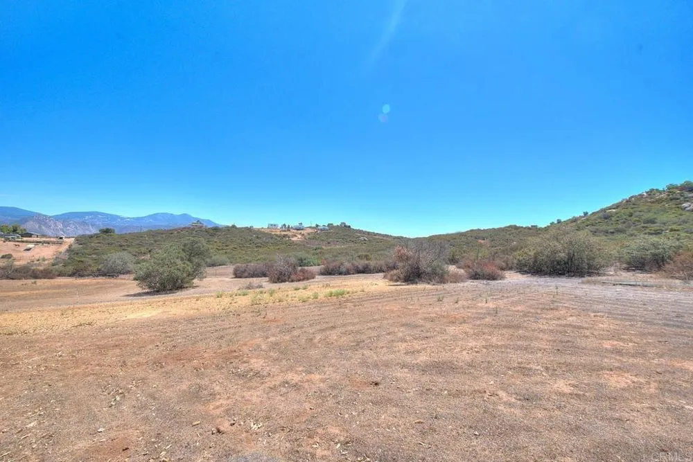 14937 Chemise Creek Road Ramona, CA 92065