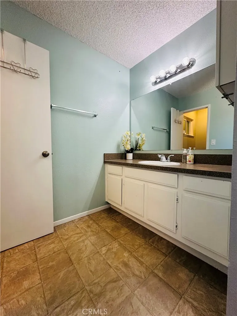 44419 Watford Ave Lancaster, CA 93535