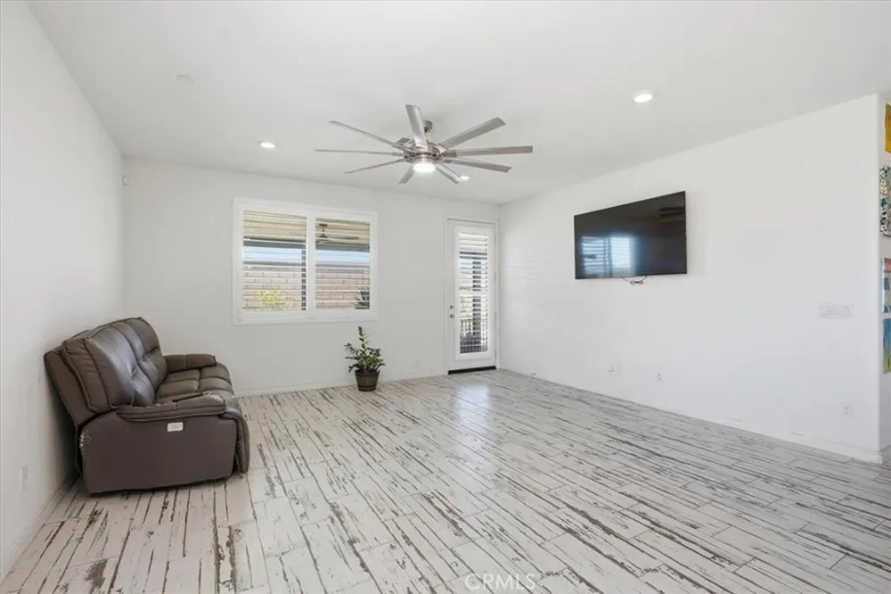 32350 Iron Trail Winchester, CA 92596