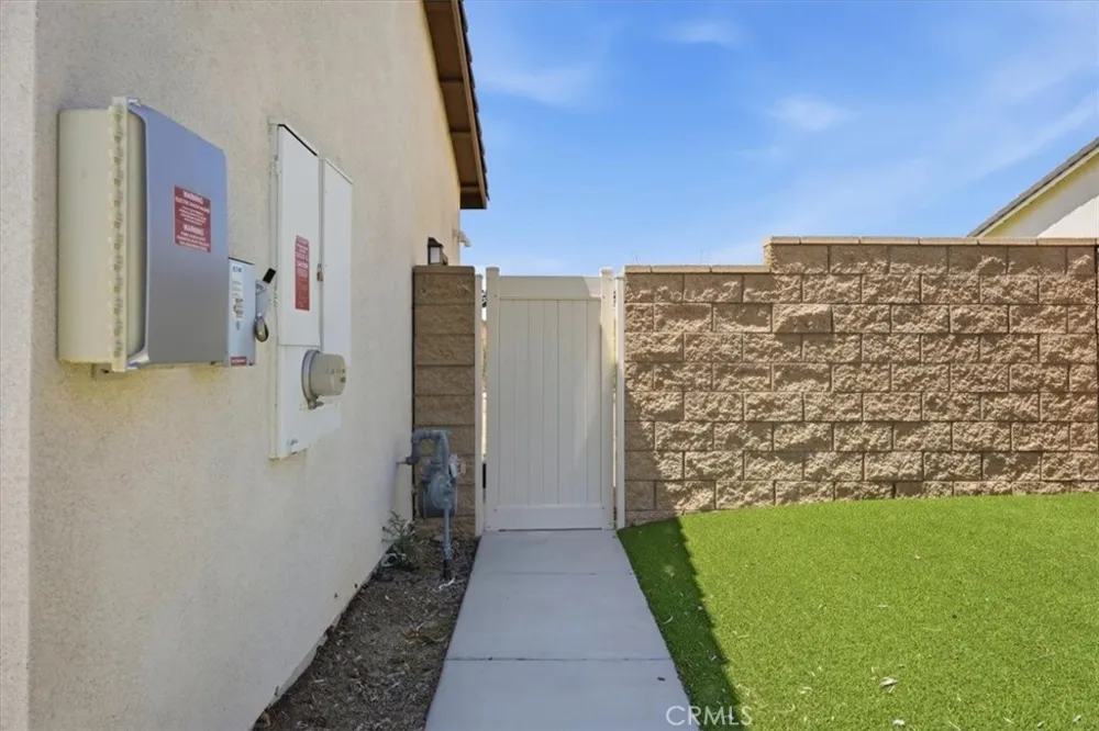 32350 Iron Trail Winchester, CA 92596