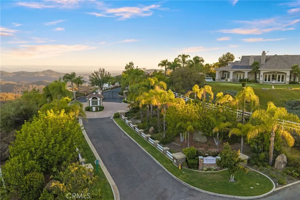 44995 Via Renaissance Temecula, CA 92590