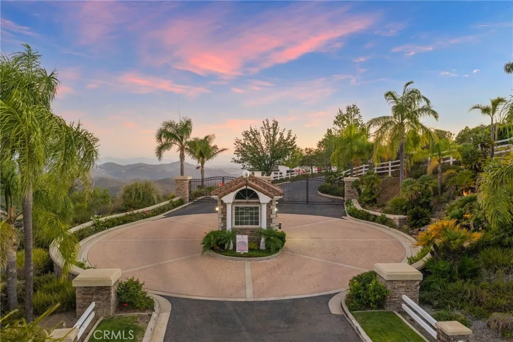 44995 Via Renaissance Temecula, CA 92590