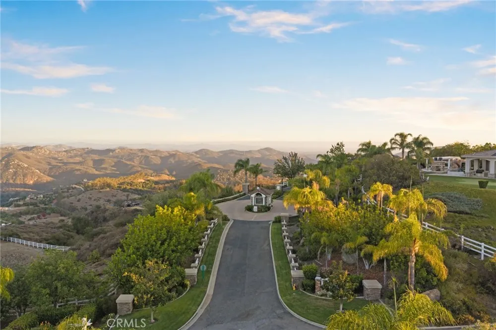 44995 Via Renaissance Temecula, CA 92590