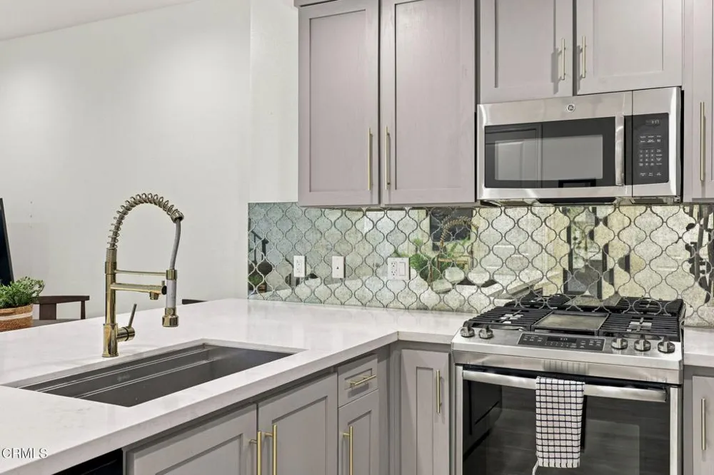 1218 Vista Heights Court Thousand Oaks, CA 91320