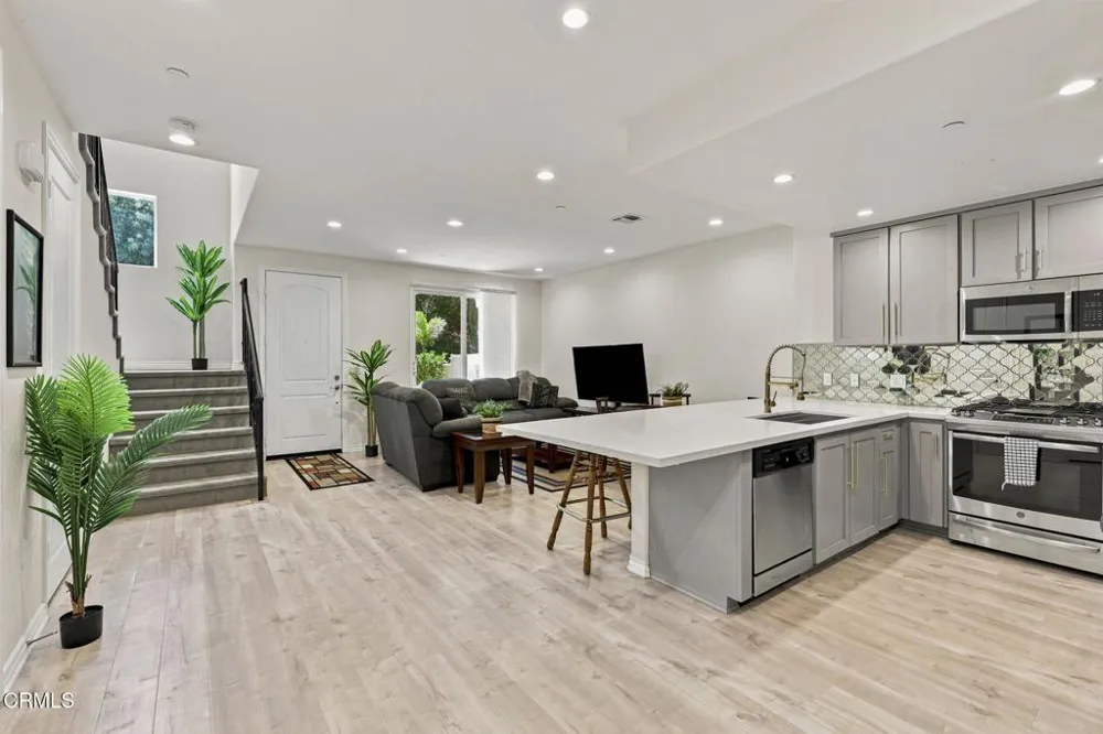 1218 Vista Heights Court Thousand Oaks, CA 91320
