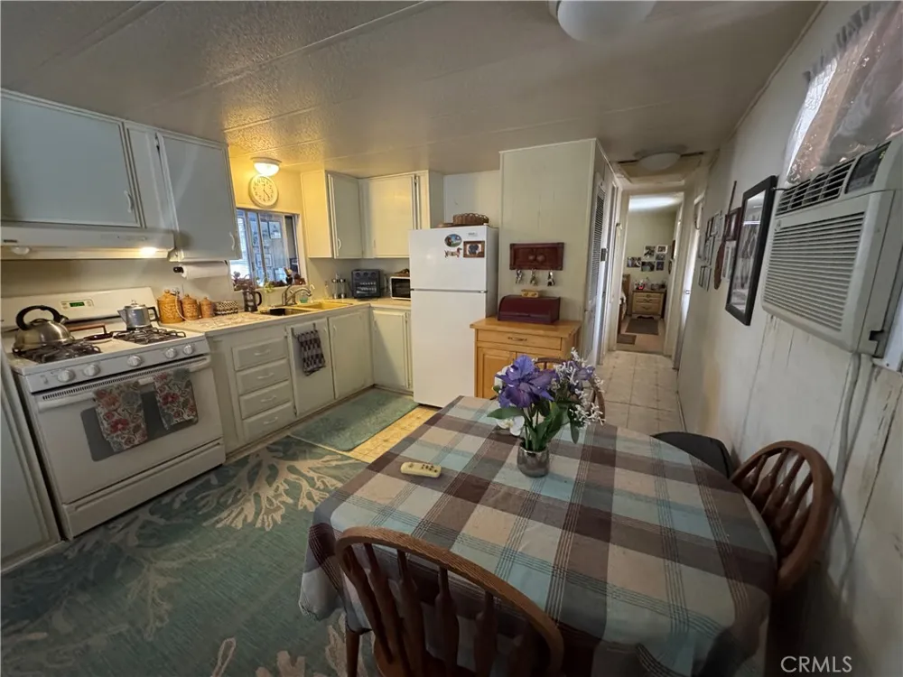 7484 Kickapoo Trail Yucca Valley, CA 92284