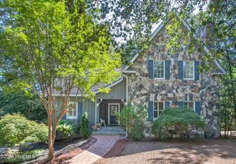 12 Village Lane