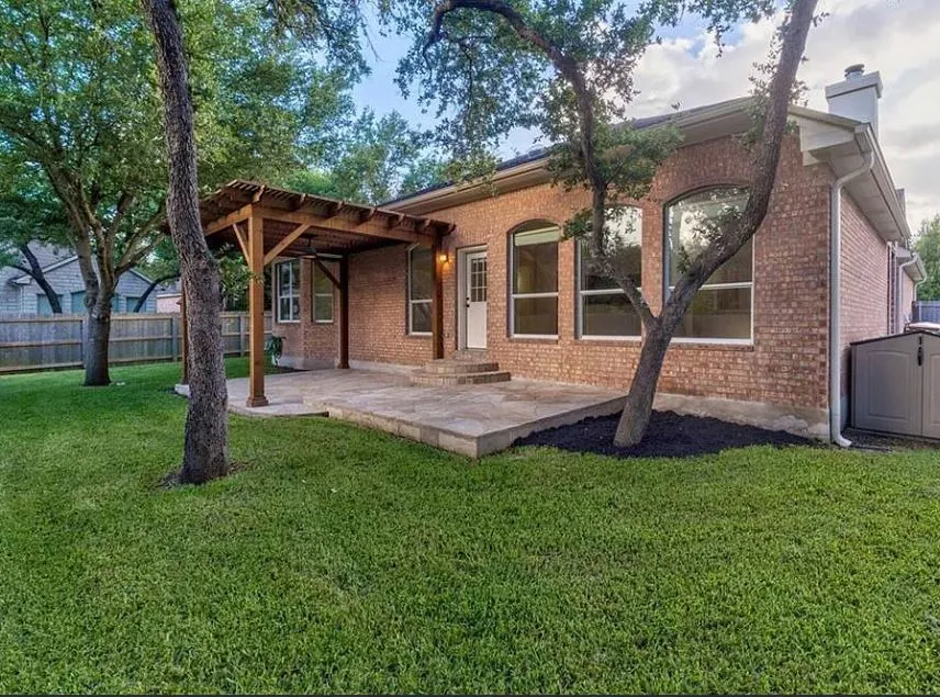 11405 Larue Belle Lane Austin, TX 78739