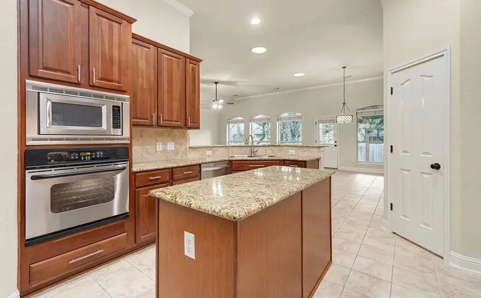 11405 Larue Belle Lane Austin, TX 78739