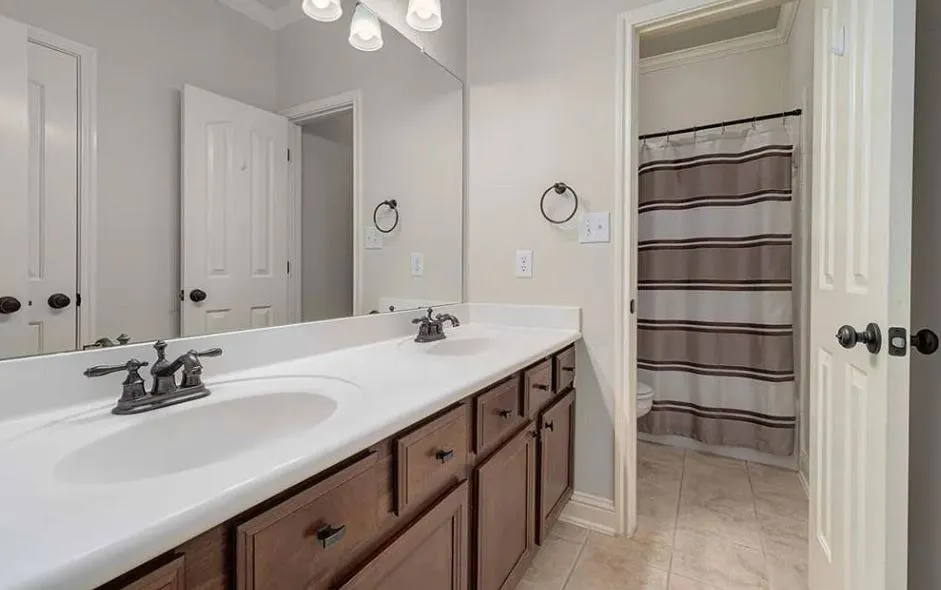 11405 Larue Belle Lane Austin, TX 78739