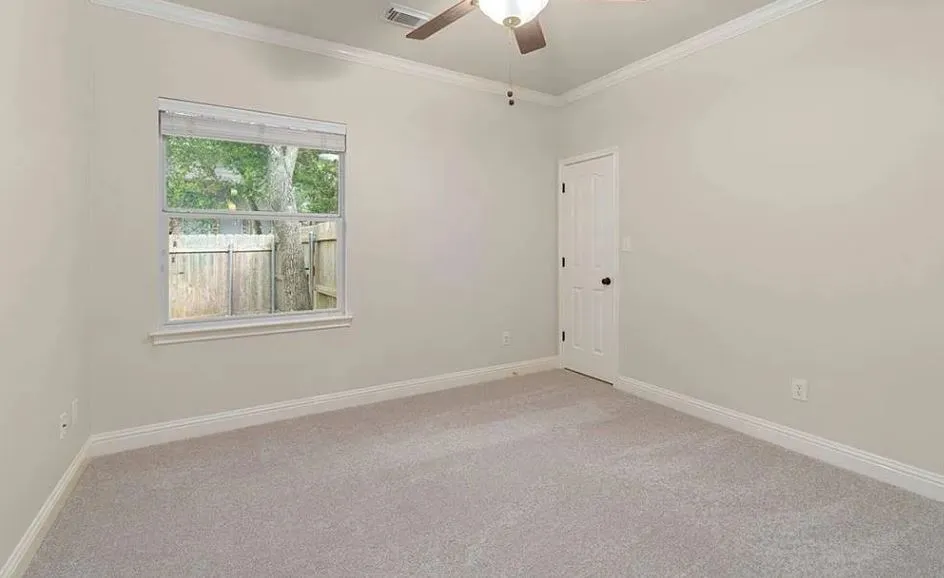 11405 Larue Belle Lane Austin, TX 78739