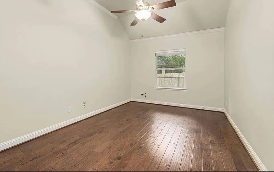 11405 Larue Belle Lane Austin, TX 78739