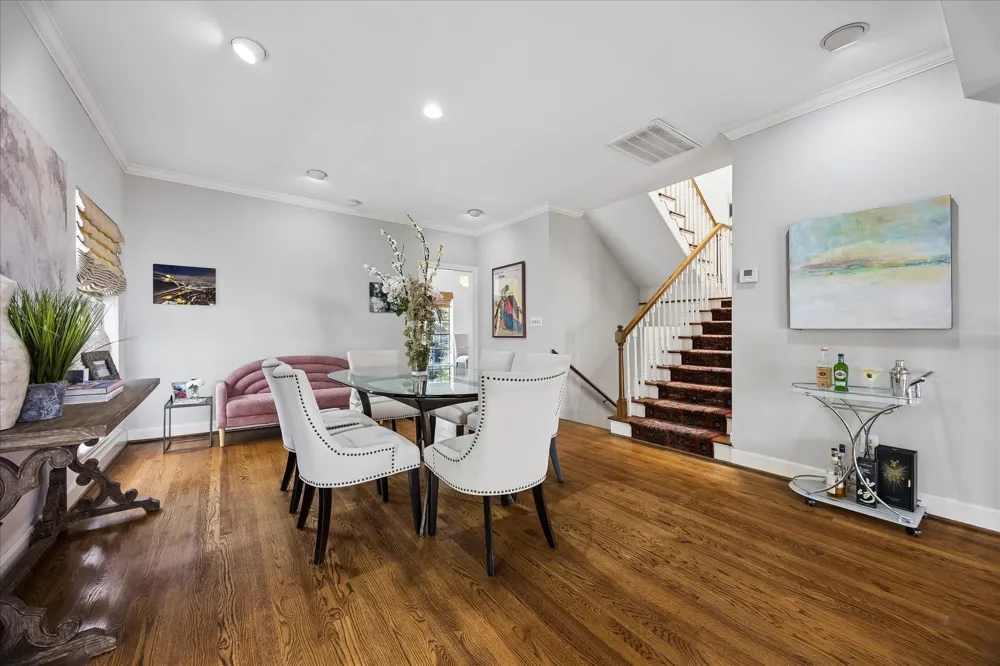6310 Prague Street Houston, TX 77007