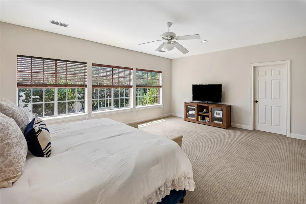 6310 Prague Street Houston, TX 77007