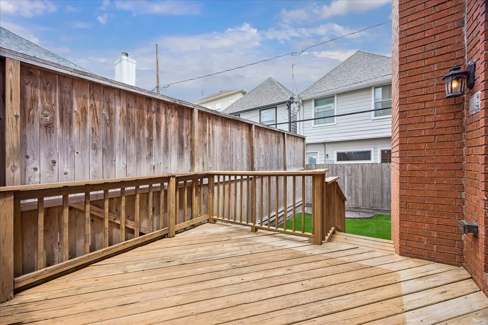 6310 Prague Street Houston, TX 77007