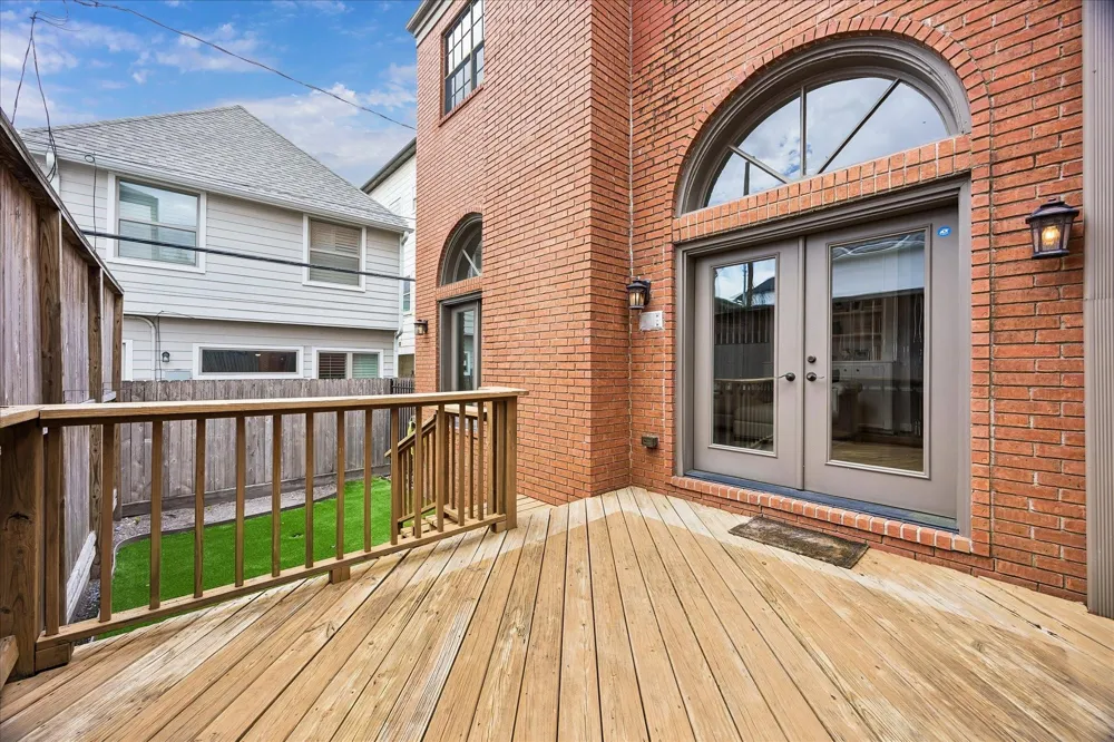 6310 Prague Street Houston, TX 77007