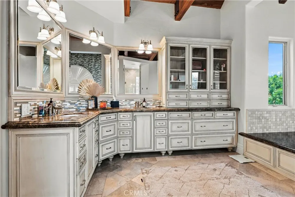 42580 Avenida Escala Murrieta, CA 92562