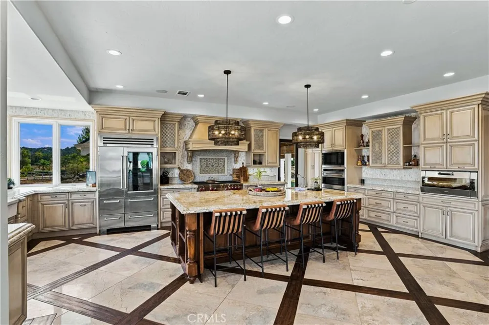 42580 Avenida Escala Murrieta, CA 92562