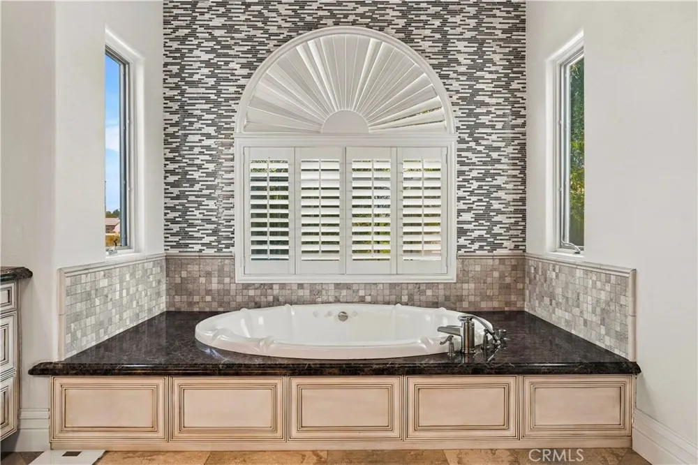 42580 Avenida Escala Murrieta, CA 92562