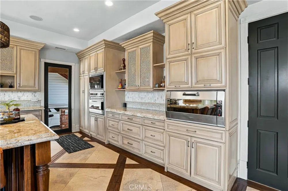 42580 Avenida Escala Murrieta, CA 92562