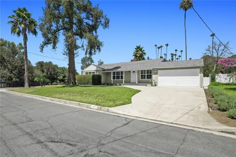 601 E Hermosa