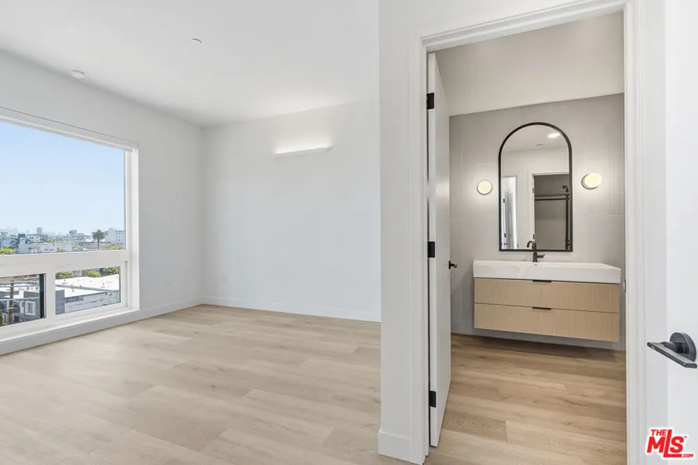 3555 Overland Avenue #406 Los Angeles, CA 90034