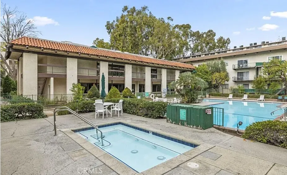 5460 White Oak #G309 Los Angeles, CA 91316