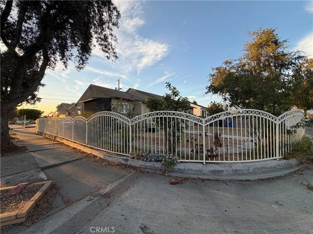 2203 Las Vegas Ave Pomona, CA 91767