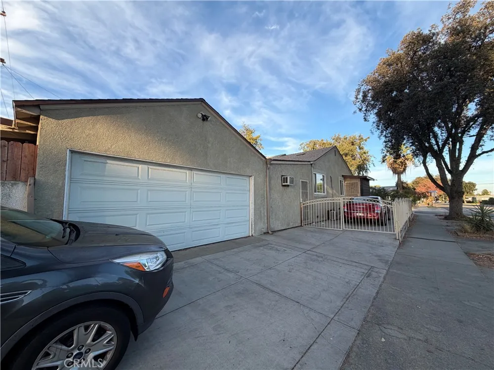 2203 Las Vegas Ave Pomona, CA 91767