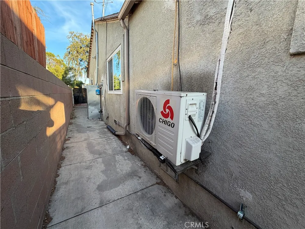 2203 Las Vegas Ave Pomona, CA 91767