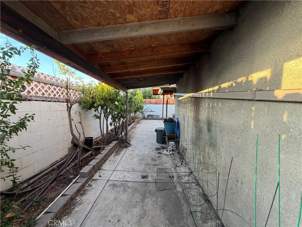 2203 Las Vegas Ave Pomona, CA 91767