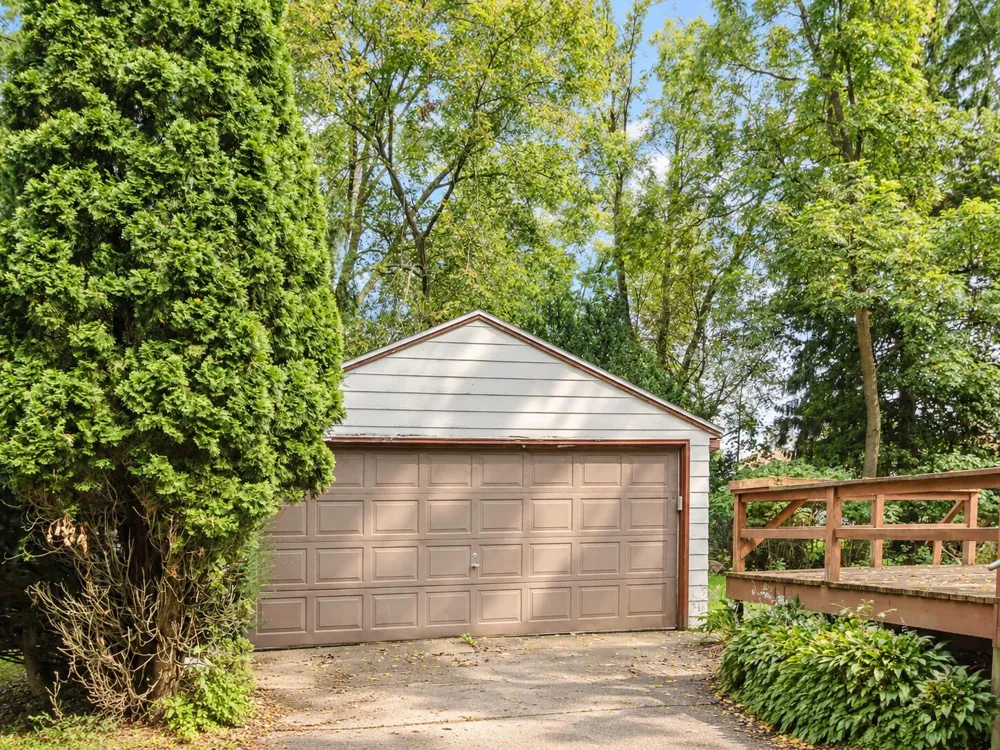 906 Arthur Avenue Kalamazoo, MI 49048