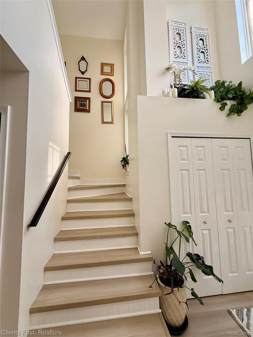 738 NATURES COVE CT Wixom City, MI 48393