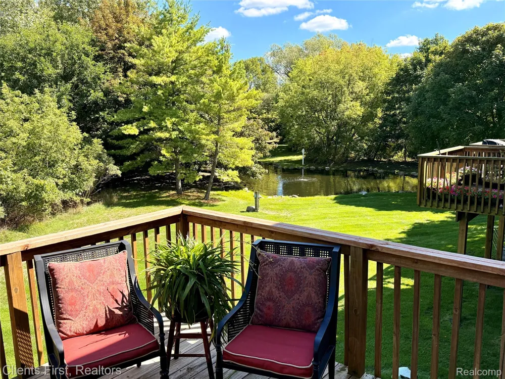 738 NATURES COVE CT Wixom City, MI 48393