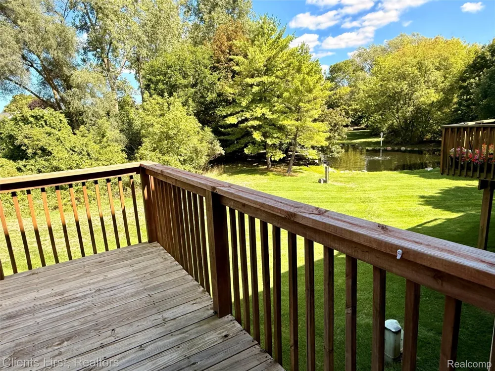 738 NATURES COVE CT Wixom City, MI 48393