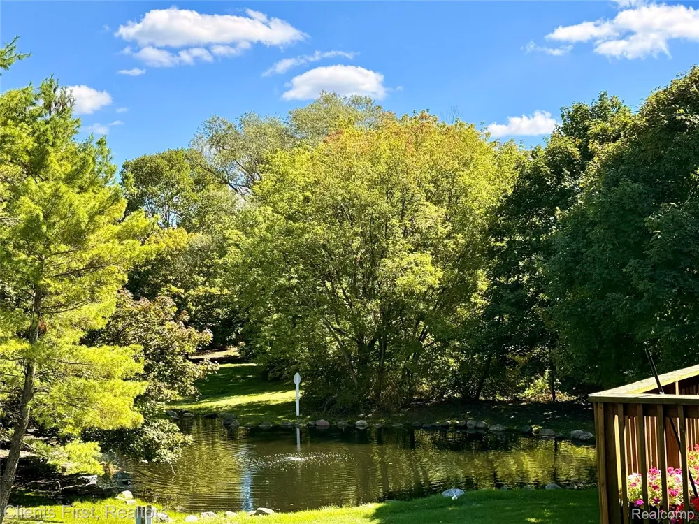 738 NATURES COVE CT Wixom City, MI 48393