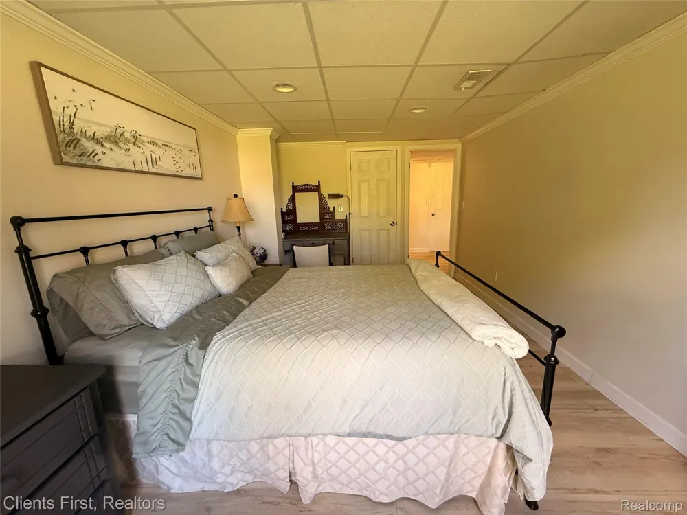 738 NATURES COVE CT Wixom City, MI 48393